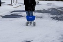Зимен ръчен разпръсквач за сол, луга за висок капацитет EarthWay
