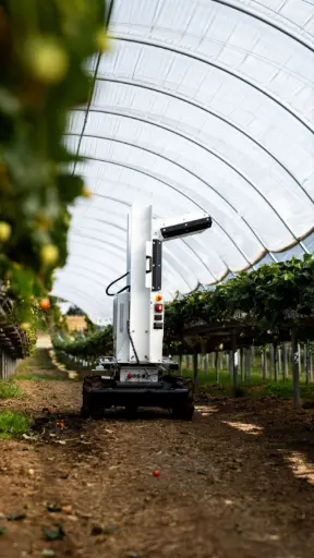 Автономен робот за борба срещу мана Valera CUBE с UVC модул